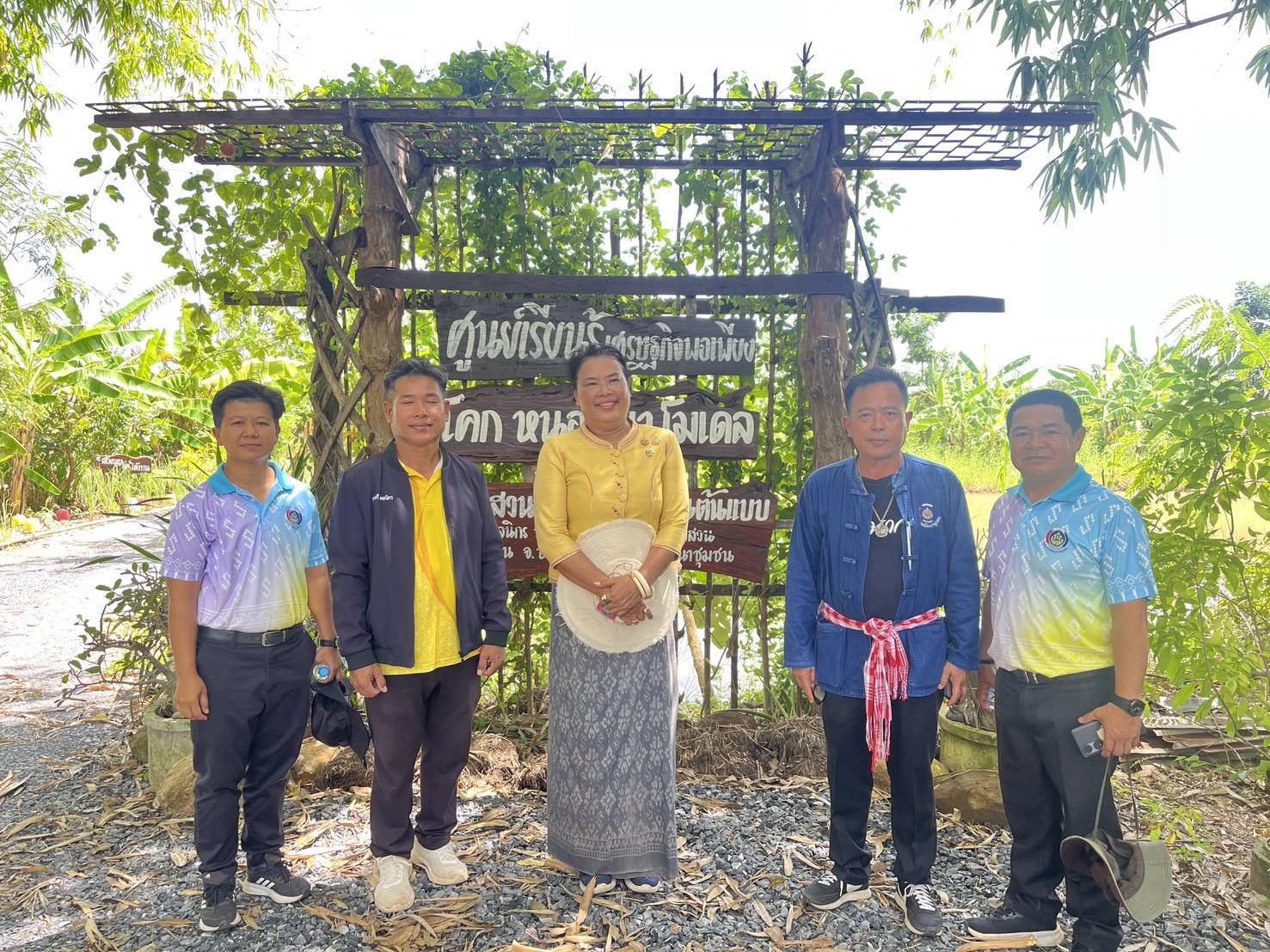 พช.ชัยภูมิ ให้การต้อนรับ นางอรุณรัตน์ ชิงชนะ ผู้ตรวจราชการกรมการพัฒนาชุมชน ติดตามเยี่ยมให้กำลังใจ โคก หนอง นา พัฒนาชุมชน อำเภอบ้านแท่น จังหวัดชัยภูมิ 