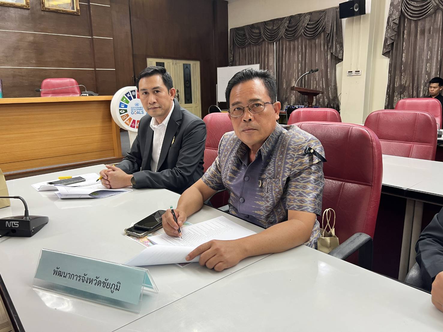 👫🏻👫🏻 CHAIYAPHUM ShareHUB UpSkill : องค์กรดีมีความสุข 💖💖💖  พช.ชัยภูมิ ร่วมประชุมคณะทำงานขับเคลื่อนประเด็นการพัฒนาจังหวัด ประเด็นการส่งเสริมการท่องเที่ยวและบริการ